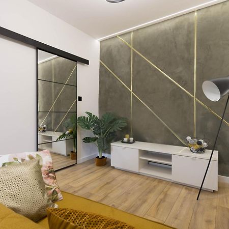 Klimatyczny Apartament Wroclawska Apartment Bytom Bagian luar foto